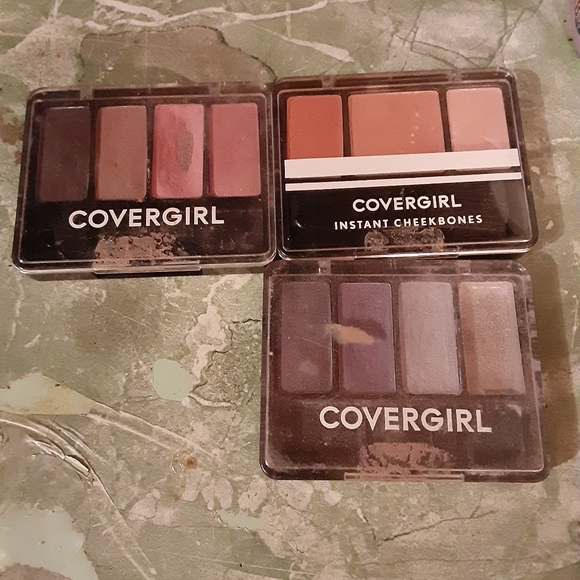 Makeup - Picture 1 of 1